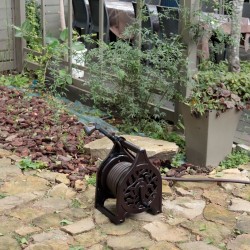 アルミ鋳物ホースリール*　ブロンズリール　訳あり中古品 AR-20D(BR)アルミ鋳物ホースリールGフローラ20m | ：：株式会社